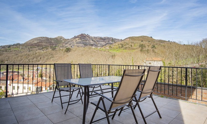 Cangas de Onis Apartment | Cangas Relax Apartment with Terrace