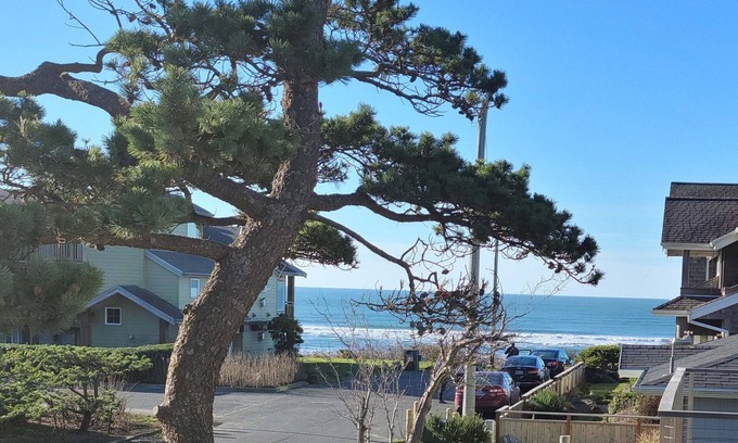 Downtown Cannon Beach Hotel | Cannon Beach Hotel Collection