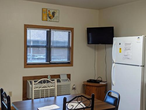 Perry Hotel | Cannon Dam Cabins