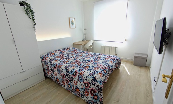 Torrelavega Apartment | Cantabrian Paradise! Modern Flat in Torrelavega