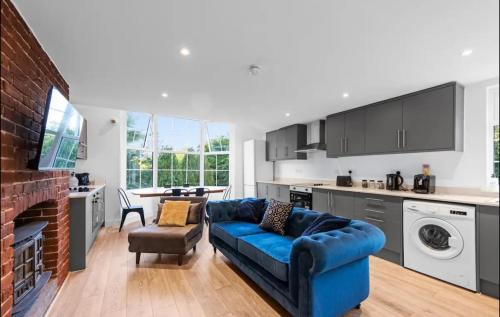 Canterbury Apartment | Canterbury City Guesthouse with All En-suite rooms and Hot-tub