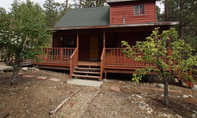 Fawnskin House | Canyon Cabin - A quaint cabin in a peaceful location yet close to Big Bear's attractions!