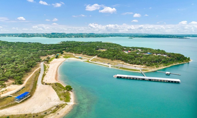 Canyon Lake Condo | Canyon Lake condo, a short drive to New Braunfels, boat & trailer parking