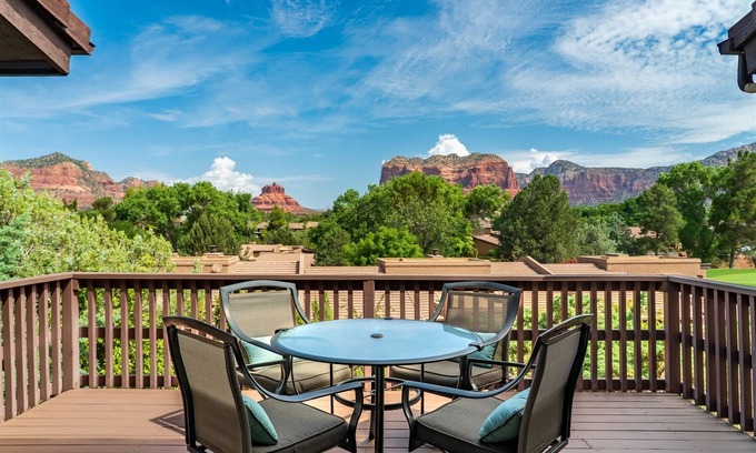 Oak Creek House | Canyon Mesa County Club Townhome with Panoramic Red Rock Views! - Running