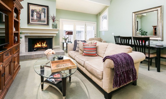 Cottonwood Heights House | Canyon Racquet Townhome Gorgeous REMODEL, garage, near resorts Hot Tub 2 bed 2bt