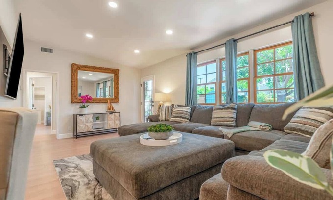 Hillcrest House | Canyon Treehouse Summ