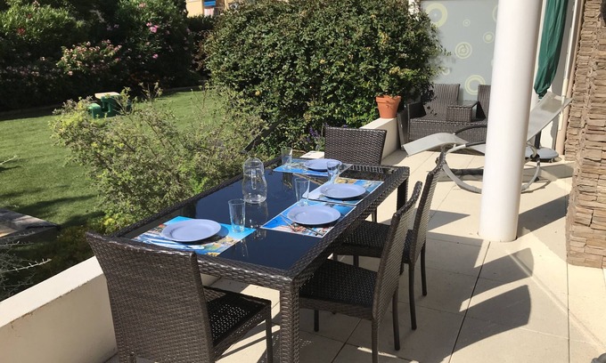 Sanary-sur-Mer Apartment | CAP SUD *. PMR access. Terrace. GARDEN. Parking. All on foot