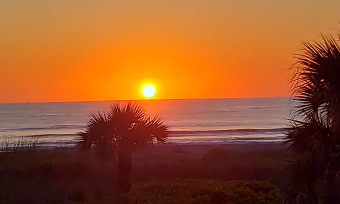 Port Canaveral Condo | Cape Canaveral Oceanfront Beach Retreat-Gated Condo with Southern Sun Exposure n