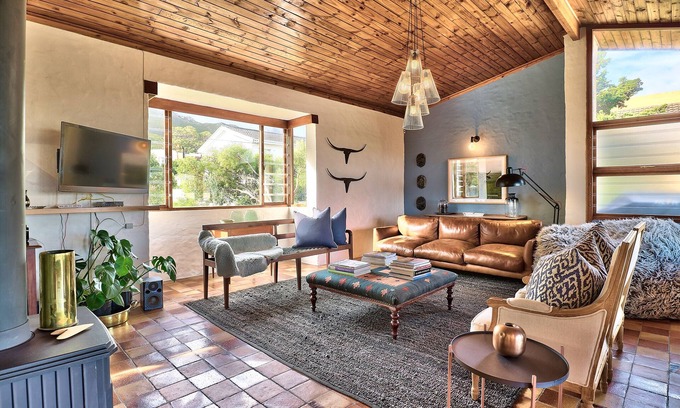 Voelklip House | Cape Chestnut Villa; a trendy friends- and family getaway. Voëlklip.