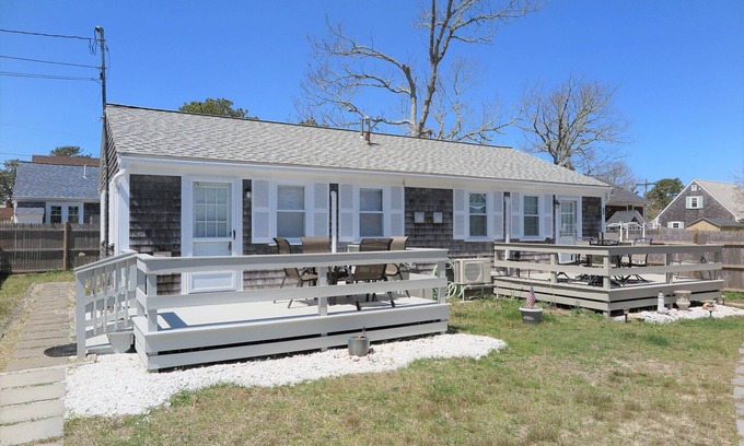 Dennis Port Condo | Cape Cod Beach Cottage-2 bdrm, 1 bath, full kitchen and two minute walk to beach
