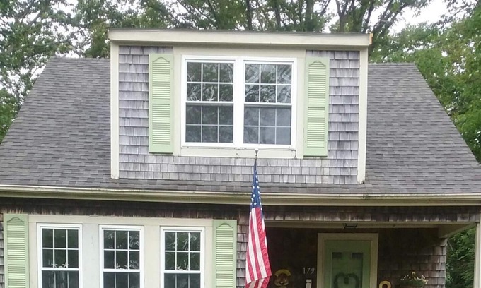 Hyannis House | Cape Cod Bungalow walking distance to Main St., also close to hospital and beach