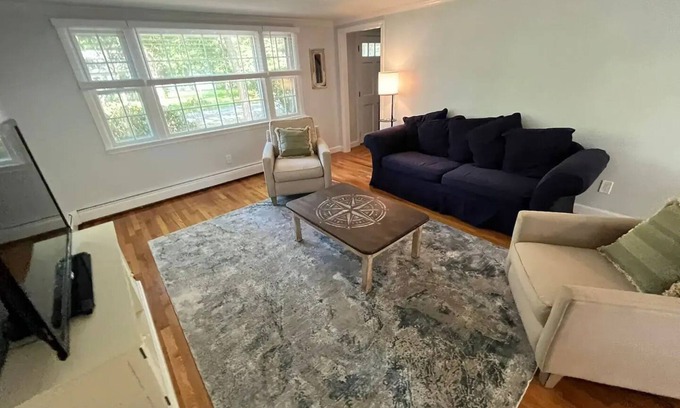 West Hyannisport House | Cape Cod Fun - Entire home 3BR up to 9 guests