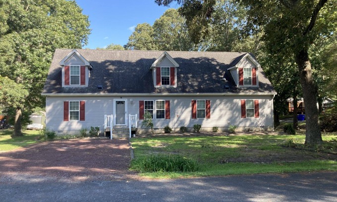 Rehoboth Beach Cottage | Cape Cod in Rehoboth Beach, Pet Friendly