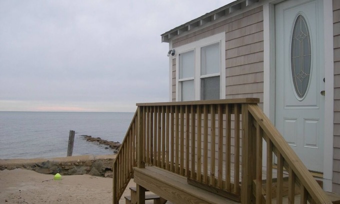 South Yarmouth Cottage | Cape Cod/Oceanfront on Nantucket Sound w/ Private Beach & Deck, Free Kayaks