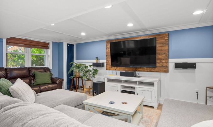 Harwich House | Cape Cod Retreat: A/C, WiFi & Pet Friendly