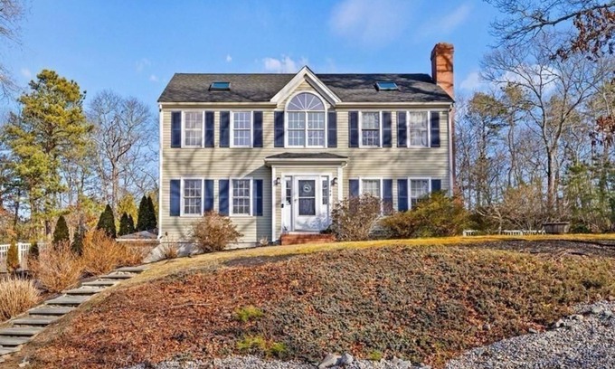 East Falmouth House | Cape Cod Retreat by the Beach