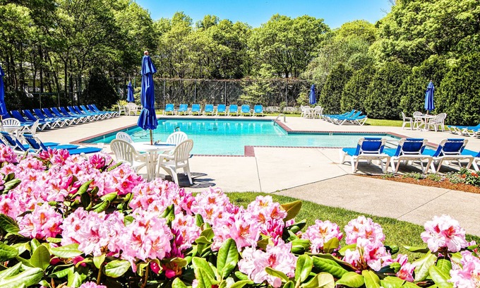 Mashpee Condo | Cape Cod Townhouse w/Patio & Kitchen