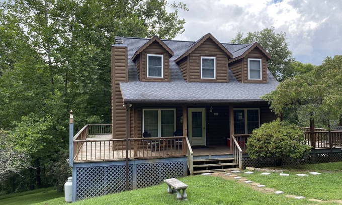 Piney Creek Cabin | CAPE CODE BEAUTY IN THE APPALACHIANS