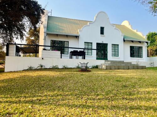 Pretoria House | Cape-Dutch 2 Bedroom Home