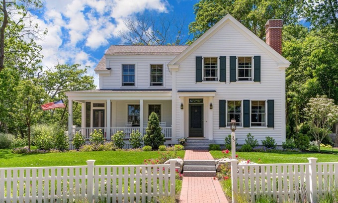 Cape Porpoise Cottage | Cape Porpoise village with harbor views. Walk to shops and restaurants.
