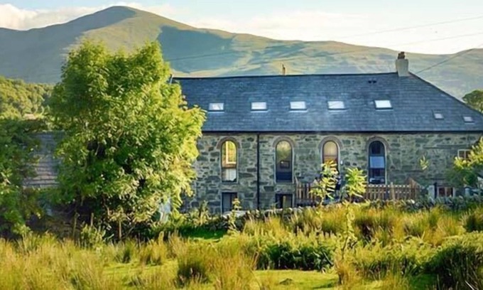 Gallt Y Foel Cottage | CAPEL DINORWIG, pet friendly, luxury holiday cottage in Llanberis