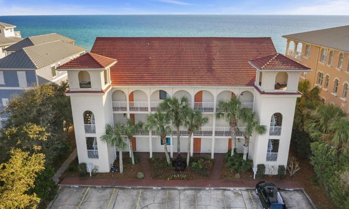Seacrest House | Capistrano E101