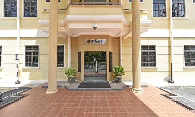 Kuala Terengganu Hotel | Capital O 90434 Marmoris House