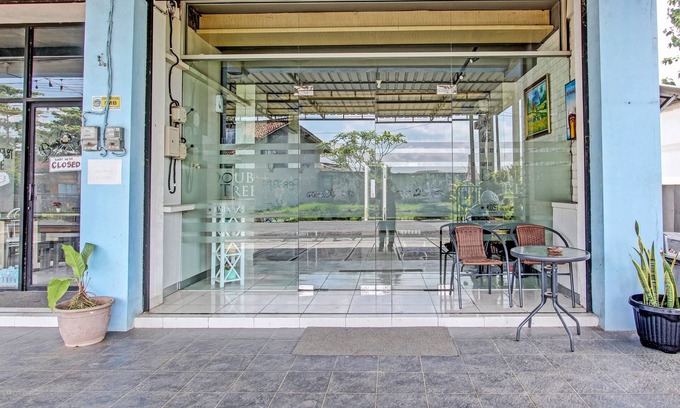 Purwokerto Hotel | Capital O 92295 Double Tree
