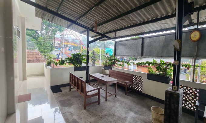 Baturaden Hotel | Capital O 93250 Hotel Tirta Kencana 2 Baturaden
