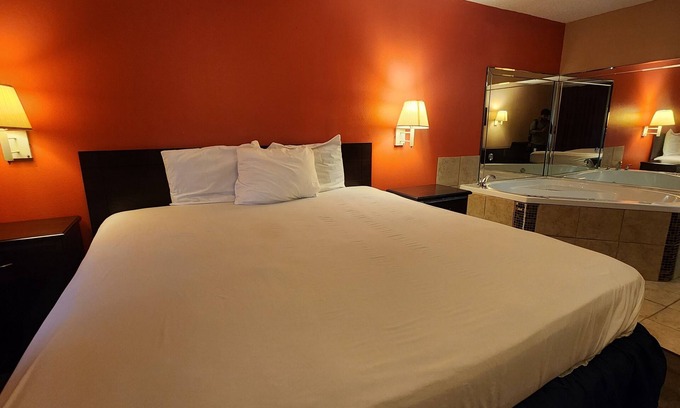 La Porte Hotel | Capital O Fairway Inn - Baytown La Porte TX