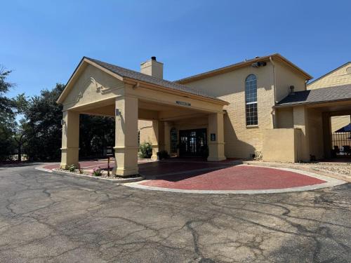 Georgetown Hotel | Capital O Georgetown TX I 35