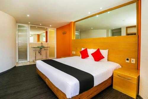 Morelia Hotel | Capital O Hotel Casa Blanca, Morelia
