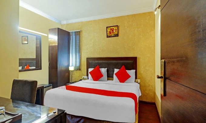 Hyderabad Hotel | Capital O Hotel Svr Near Nexus Hyderabad