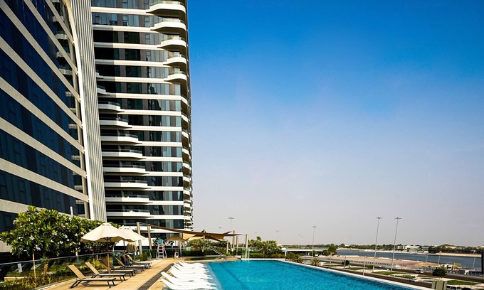 Capital Centre Hotel | Capital Suites Hotel Apartments
