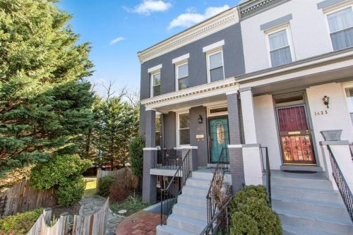 Northeast House | Capitol Hill Stay Like No Other