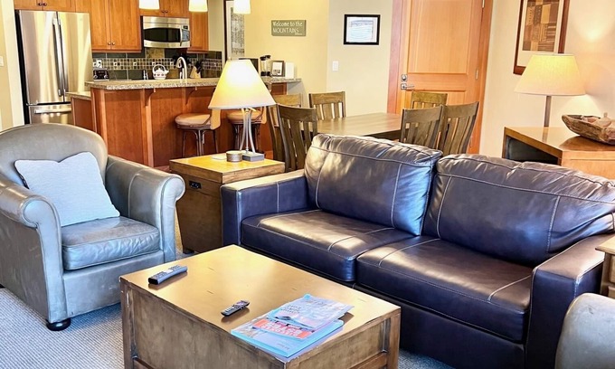 Snowmass Village Condo | Capitol Peak Lodge-Snowmass Base Village: 50 ft. to Elk Camp gondola