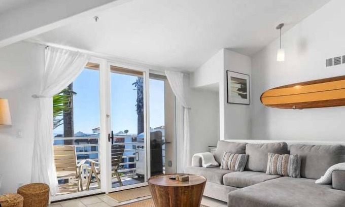 Capitola House | Capitola Village Condo - 1 min walk to beach