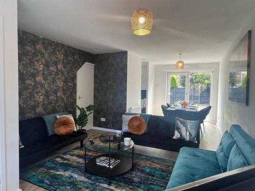 Loughborough House | CAPRI 13 SA's 3 bedroom home, close to Loughborough University and M1