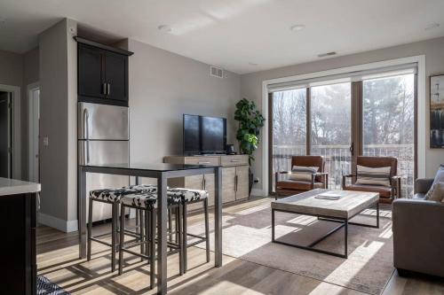 Traverse City House | Capri 209 in the Heart of Downtown Traverse City