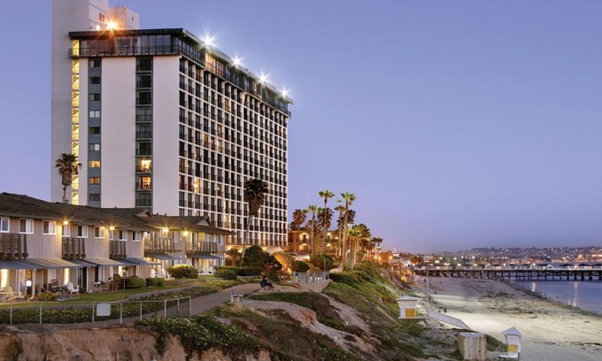 North Pacific Beach Resort | Capri by the Sea by All Seasons Resort Lodging