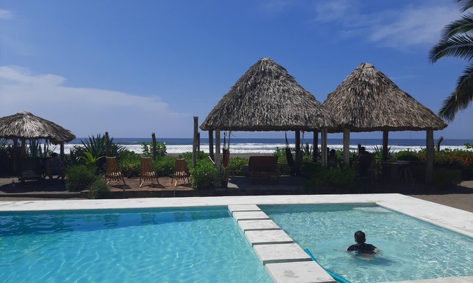 Barra de Santiago House | Capricho Beach House