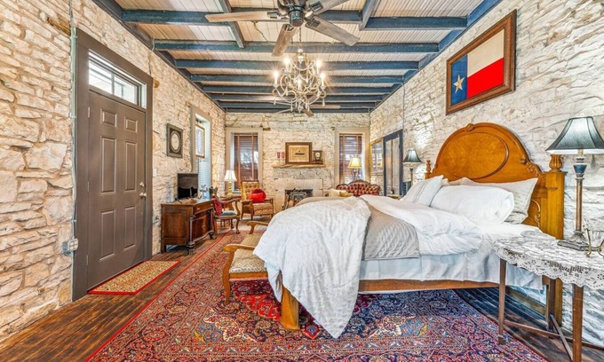 Stephenville House | Captain James Beech House: Historic Stay Near TSU