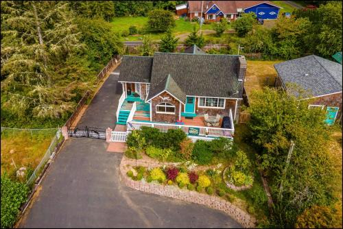 Grayland House | Captain Mike's Snug Harbor