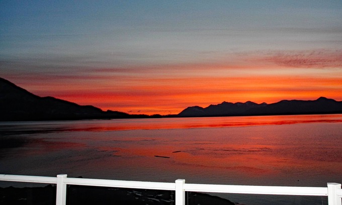 Ketchikan House | Captain Morgan's Beach House is an Upscale Waterfront Home only 4 mi to Downtown