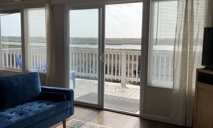 Moss Landing Hotel | Captain's Inn at Moss Landing