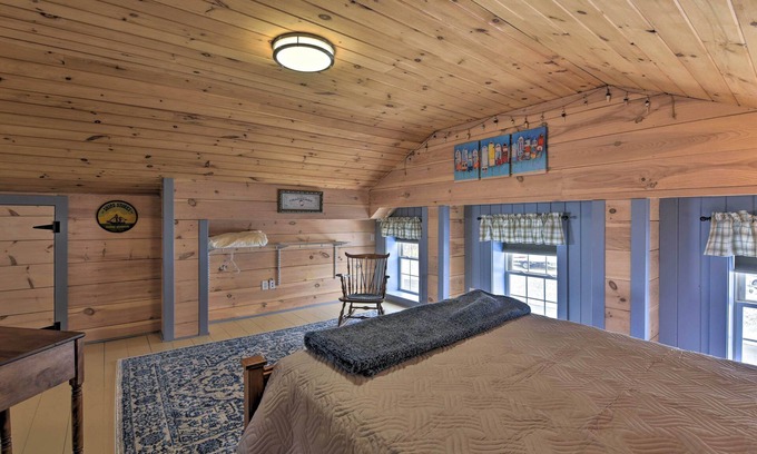 St. Albans Apartment | 'Captain's Quarters' at St Albans Bay Marina