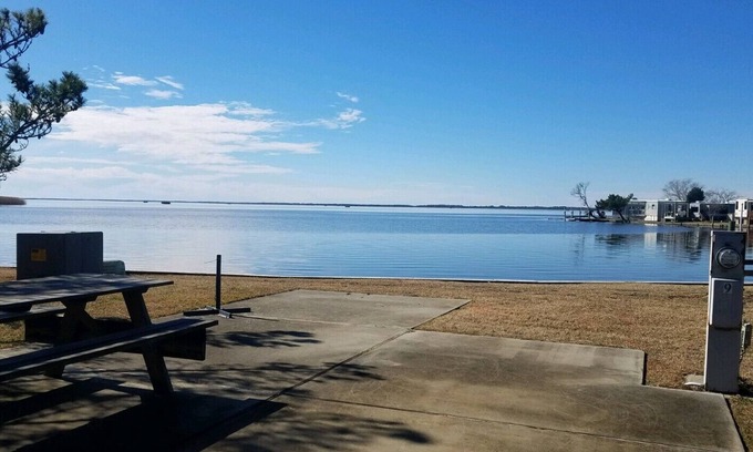 Sandbridge House | Captain's Quarters Beach Rental lot 200