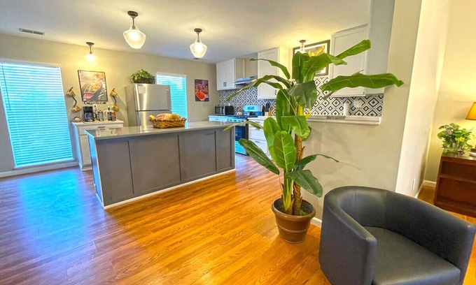 Fleming Condo | Captain's Quarters | One Bed Condo Waterfront on Ohio River