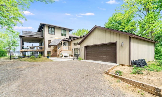 Benton Harbor House | Captain's Quarters