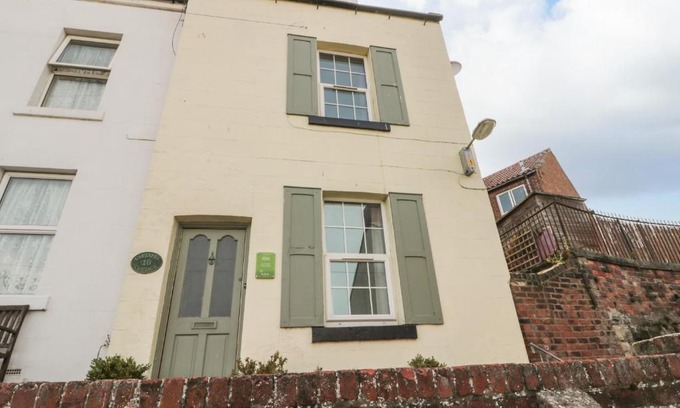 Whitby House | Captains Cottage